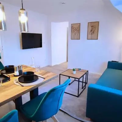 Homely Stay - Urban Oasis Apartments