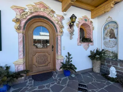 Eine Fassade oder ein Eingang zu Ferienwohnung 