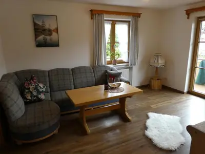 Ein Sitzbereich in der Unterkunft Ferienwohnung Finzblick
