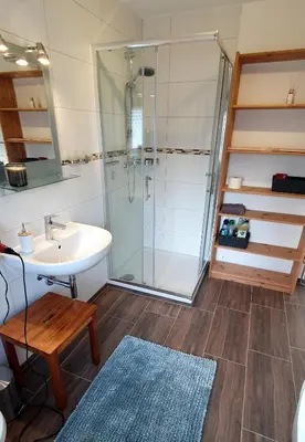 Ein Badezimmer in der Unterkunft Ferienwohnung Alztal - mit Wallbox