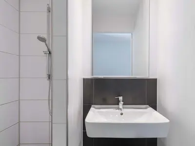 Ein Badezimmer in der Unterkunft B&B Hotel München-Trudering