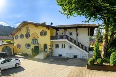 Das Gebäude in dem sich die Ferienwohnung befindet