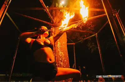 Gäste, die in der Unterkunft Oktoberfest Party Camping übernachten