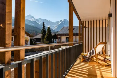Ein allgemeiner Bergblick oder ein Berglick von der Ferienwohnung aus