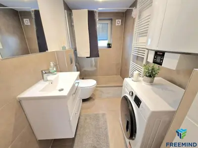 Ein Badezimmer in der Unterkunft frisch modernisiertes Apartment