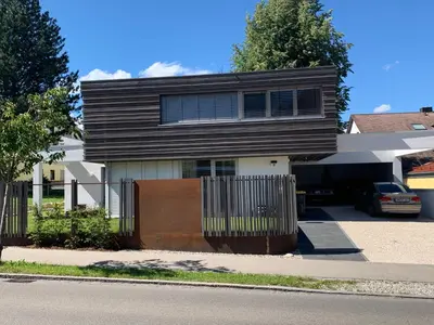 Das Gebäude in dem sich die Ferienwohnung befindet