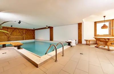 Der Swimmingpool an oder in der Nähe von Livingroom