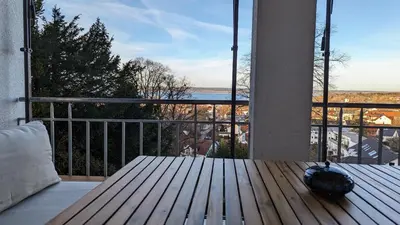 Ein Balkon oder eine Terrasse in der Unterkunft LIBORIA I Villa mit Seeblick 10min vom See