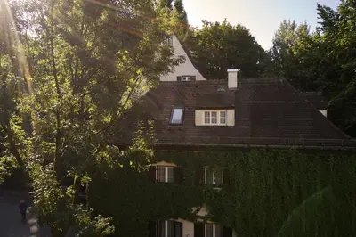 Das Gebäude in dem sich das Hotel befindet