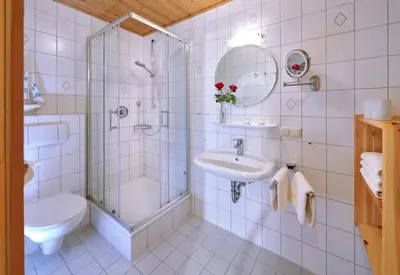 Ein Badezimmer in der Unterkunft Beim Paulfischer