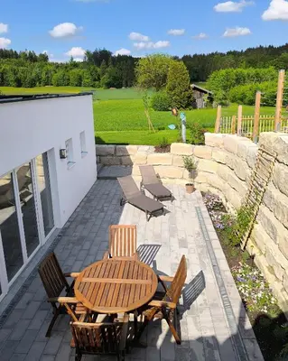 Ein Garten an der Unterkunft Ferienwohnung Niederbuchner