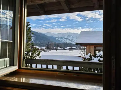 Ein allgemeiner Bergblick oder ein Berglick von der Ferienwohnung aus