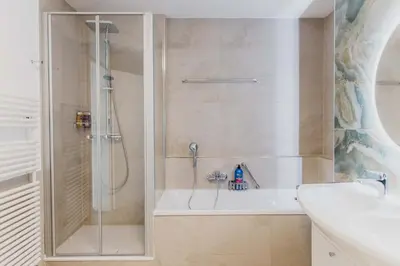 Ein Badezimmer in der Unterkunft Luxury 4 Bedroom Apartment/Therme Erding/Parking