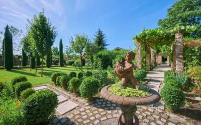 Ein Garten an der Unterkunft ÜbermAlztal Suite