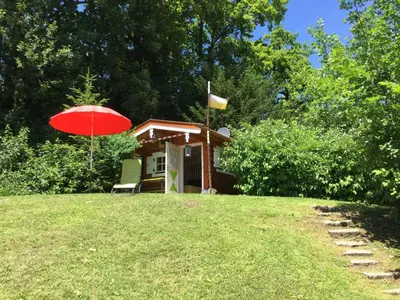 Ein Garten an der Unterkunft Studioatelier am Naturschutzgebiet
