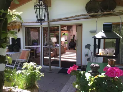 Ein Garten an der Unterkunft Studioatelier am Naturschutzgebiet