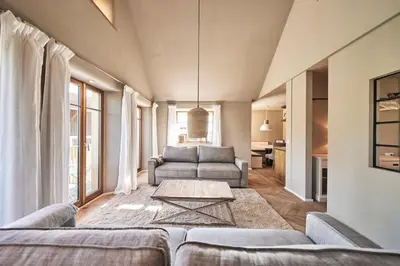 Ein Sitzbereich in der Unterkunft Das Flachshaus Ferienhaus in Aidling am Riegsee