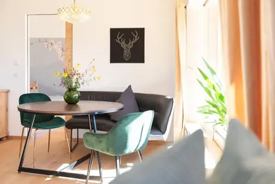 Ein Sitzbereich in der Unterkunft Exklusives Design-Apartment & Sauna