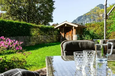 Ein allgemeiner Bergblick oder ein Berglick von der Ferienwohnung aus