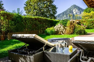 Ein allgemeiner Bergblick oder ein Berglick von der Ferienwohnung aus