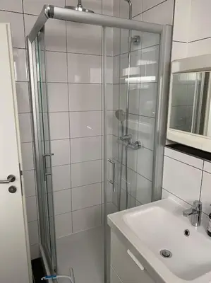 Ein Badezimmer in der Unterkunft Schönes Apartment in München