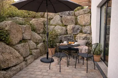 Ein Patio oder anderer Außenbereich in der Unterkunft Ferienwohnung Gschwendt - zentrale und ruhige Lage mit eigenem Parkplatz