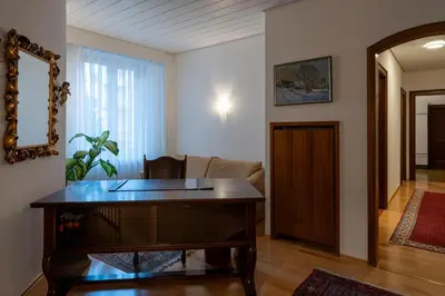 Grundriss der Unterkunft NEU - 4 Zimmer, 4 Betten, 5 Min zum HBF, Terrasse, 160qm