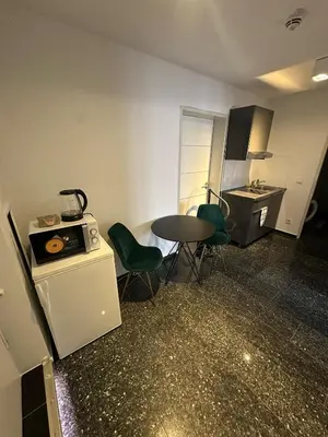 Küche/Küchenzeile in der Unterkunft Al Nafurah Apartments