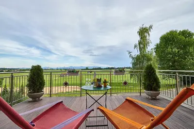 Ein Balkon oder eine Terrasse in der Unterkunft The Old Farmhouse