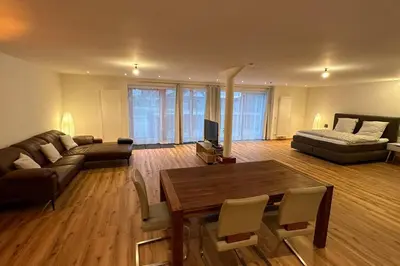 Ein Sitzbereich in der Unterkunft Hopfenwohnung 2