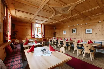 Ein Sitzbereich in der Unterkunft Landhotel Gasthof Drexler GbR