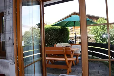 Ein Balkon oder eine Terrasse in der Unterkunft Steingaden-Urspring Ferienwohnung Bergzeit im Fuchsbau