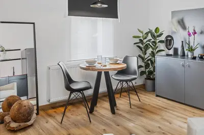 Ein Sitzbereich in der Unterkunft Stylish Tiny City House