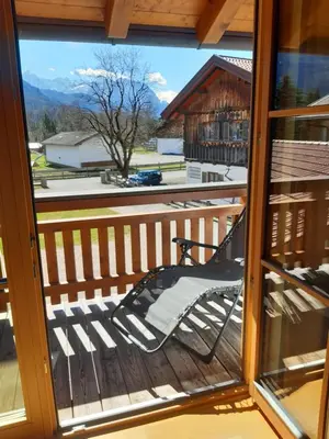 Ein allgemeiner Bergblick oder ein Berglick von der Ferienwohnung aus