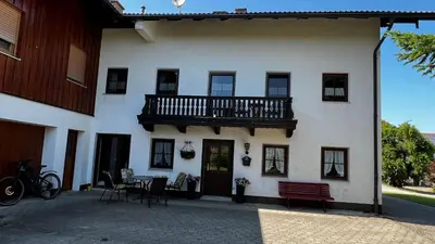 Das Gebäude in dem sich die Ferienwohnung befindet