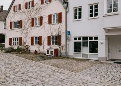 Das Gebäude in dem sich die Ferienwohnung befindet