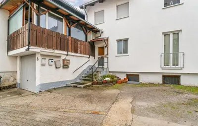 Das Gebäude in dem sich die Ferienwohnung befindet