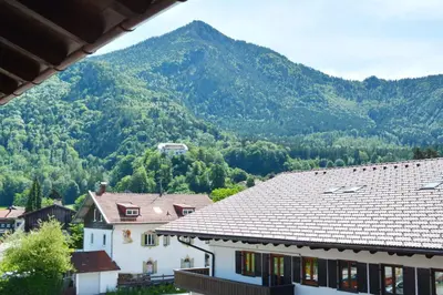 Ein allgemeiner Bergblick oder ein Berglick von der Ferienwohnung aus