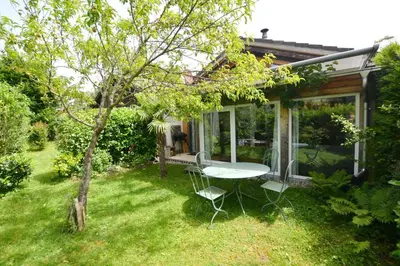 Ein Garten an der Unterkunft Schneckenhaus