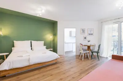 Ein Bett oder Betten in einem Zimmer der Unterkunft Wohnung im Herzen Münchens