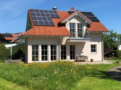 Das Gebäude in dem sich das Ferienhaus befindet