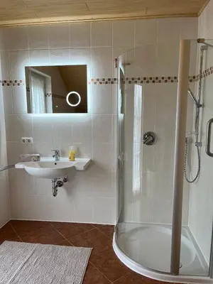 Ein Badezimmer in der Unterkunft Haus Ammertal