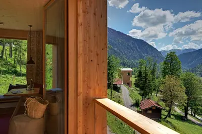 Ein allgemeiner Bergblick oder ein Berglick von des Hotels aus
