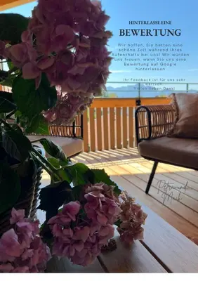 Ein Balkon oder eine Terrasse in der Unterkunft Chiemgauloft , 5 Sterne Ferienwohnung am Chiemsee