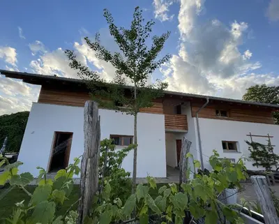 Das Gebäude in dem sich die Ferienwohnung befindet