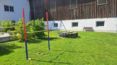 Ein Kinderspielbereich in der Unterkunft Neue Ferienwohnung am Ammersee