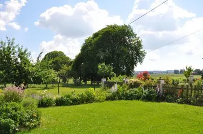 Ein Garten an der Unterkunft Gästehof Huber