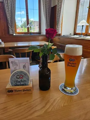 Getränke in der Unterkunft Gasthof und Metzgerei zur Post Peißenberg