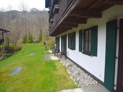 Ein Garten an der Unterkunft Beautiful lodging in the Alps near Bayrischzell