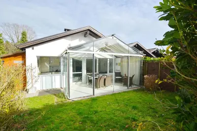 Ein Garten an der Unterkunft Haus Sandra
